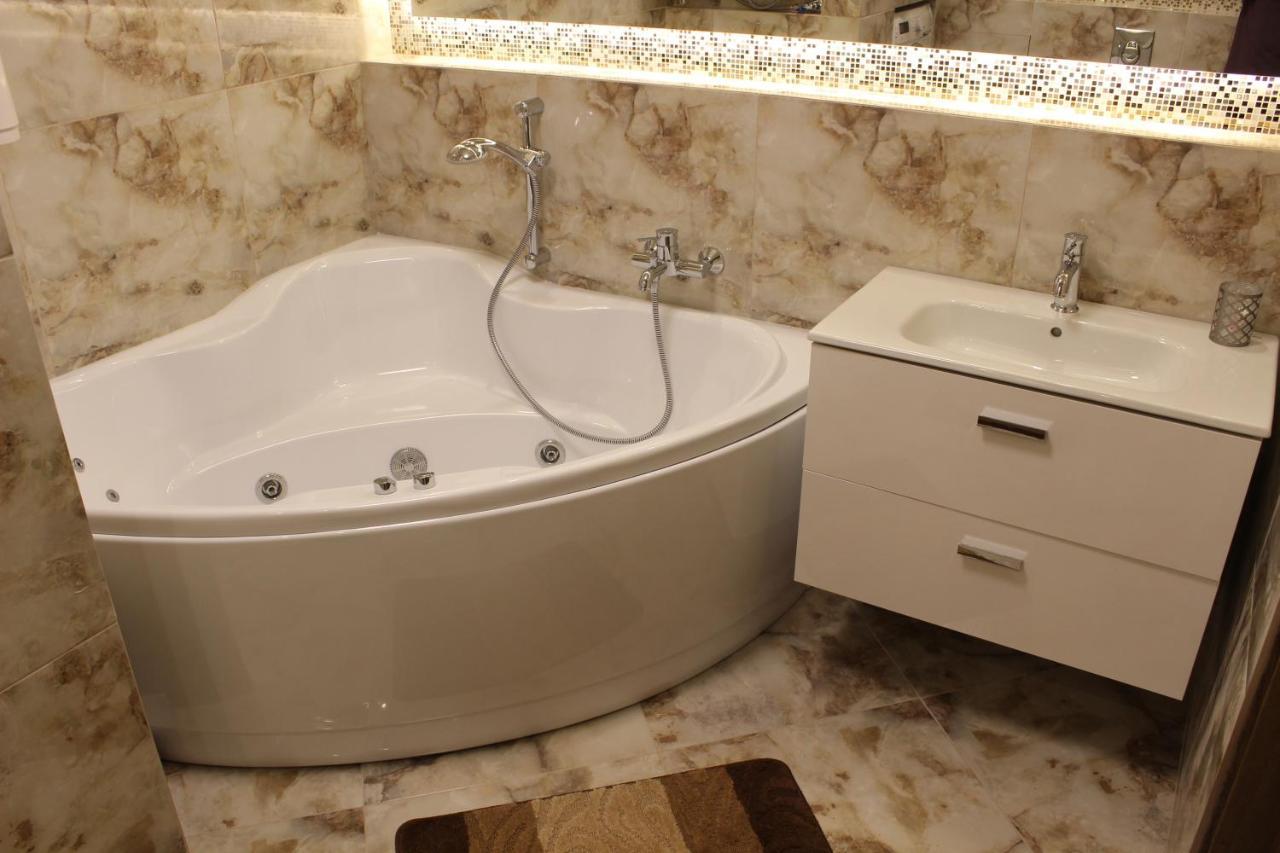 Luxury In Downtown, Near River Esplanade Kharkiv